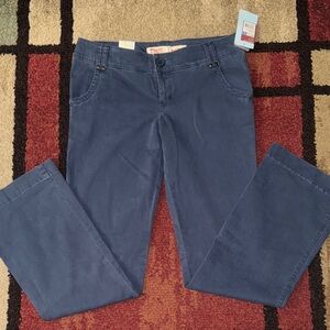 NWT Women’s Mossimo Low right bootcut Pants‎